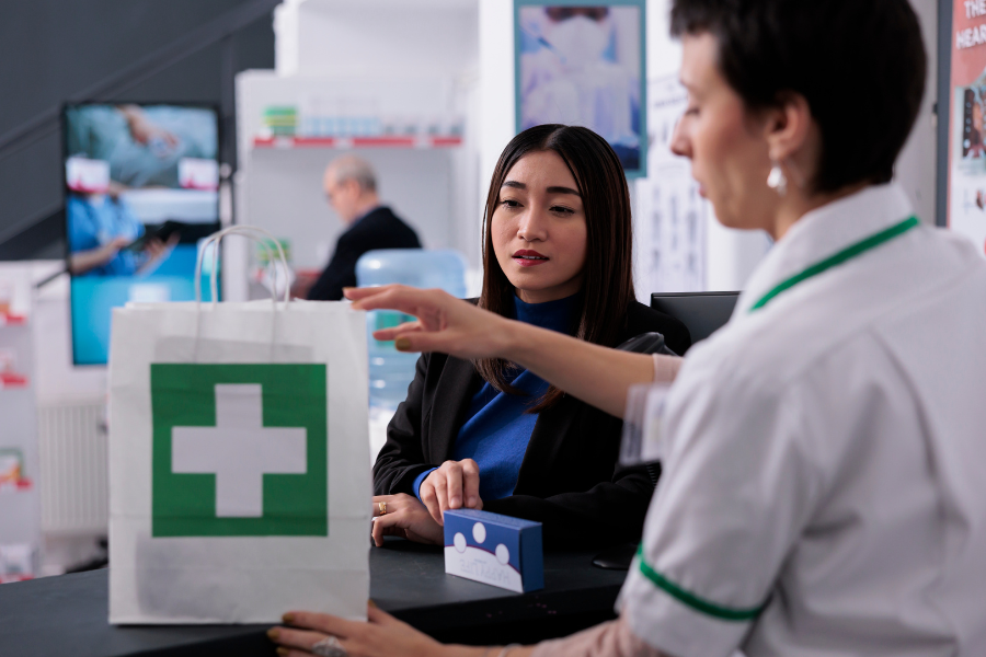 waktunya lebih peduli kesehatan bersama redmed pharmacy