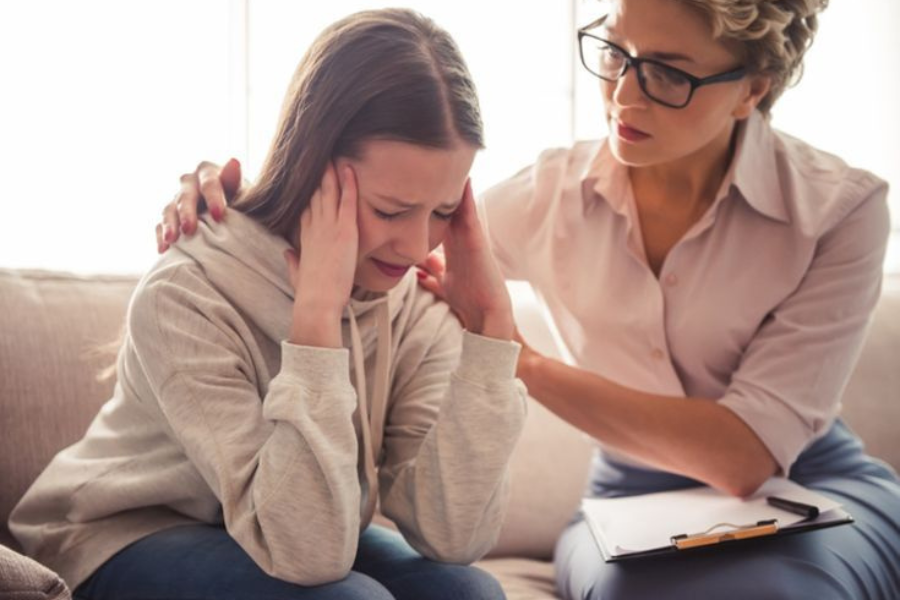 konsultasi dengan profesional kesehatan jiwa