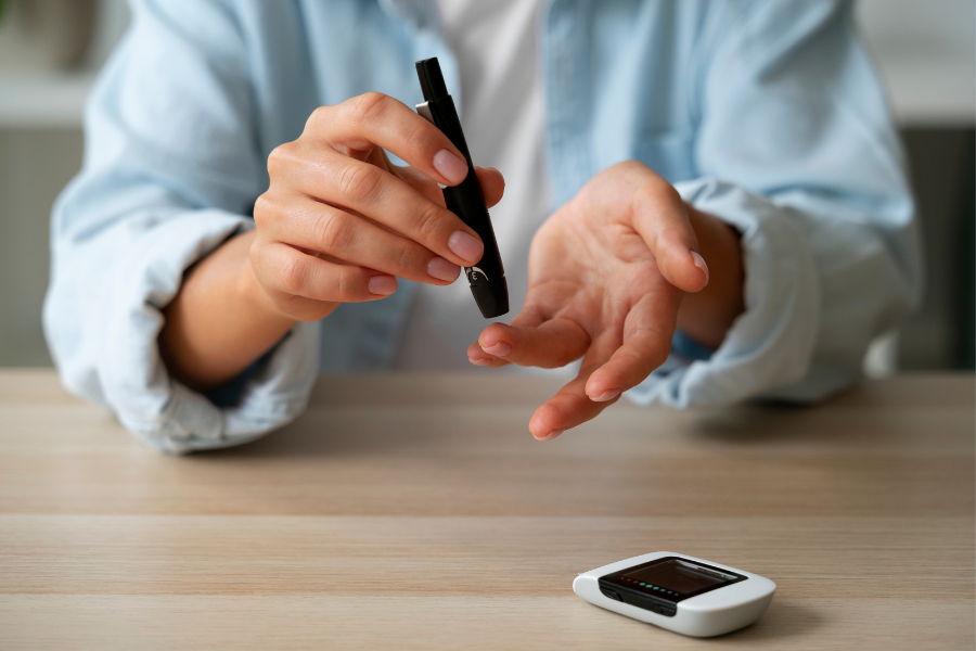 rutin cek gula darah saat berpuasa