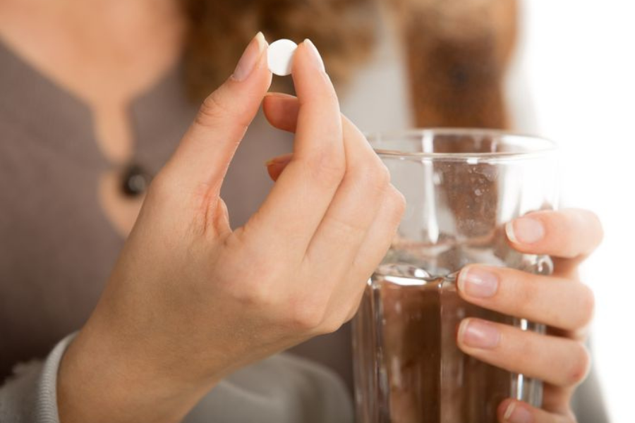 kombinasi dengan obat penenang atau obat tidur